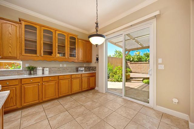 545 Porter Ct, Folsom, CA 95630