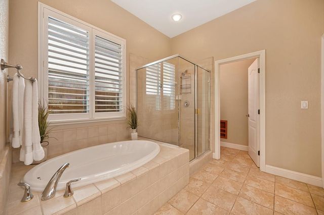 545 Porter Ct, Folsom, CA 95630