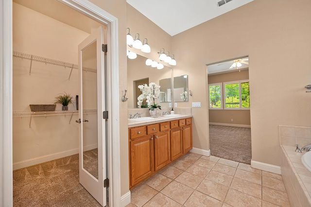 545 Porter Ct, Folsom, CA 95630
