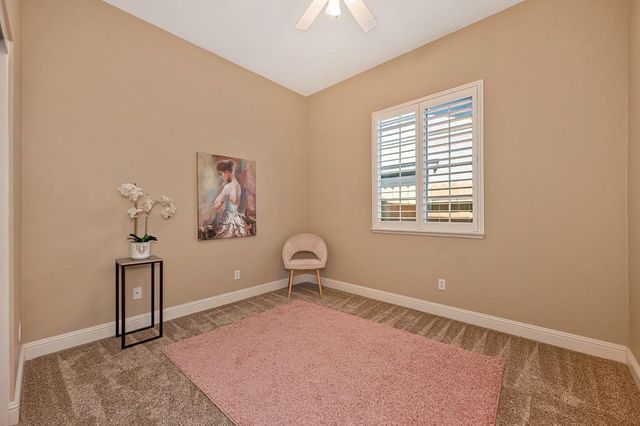 545 Porter Ct, Folsom, CA 95630