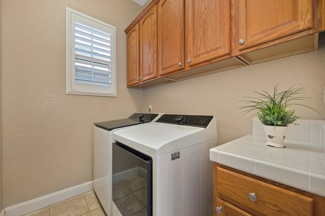 545 Porter Ct, Folsom, CA 95630
