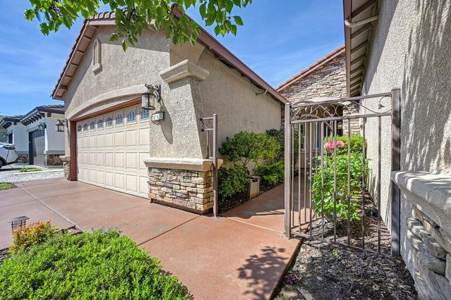 545 Porter Ct, Folsom, CA 95630