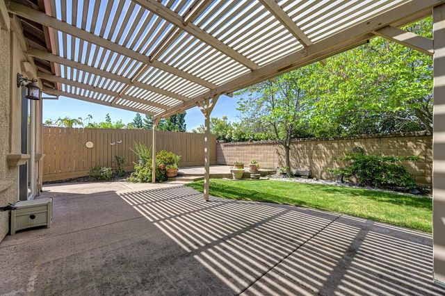 545 Porter Ct, Folsom, CA 95630
