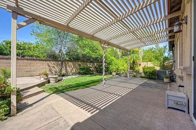 545 Porter Ct, Folsom, CA 95630