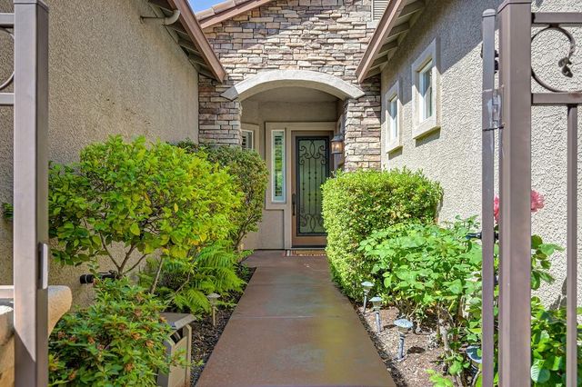 545 Porter Ct, Folsom, CA 95630