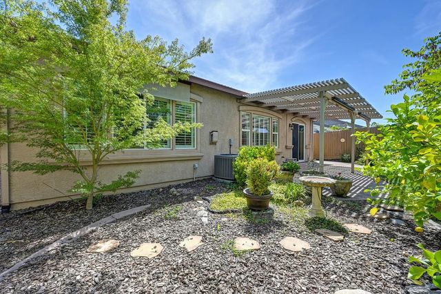 545 Porter Ct, Folsom, CA 95630