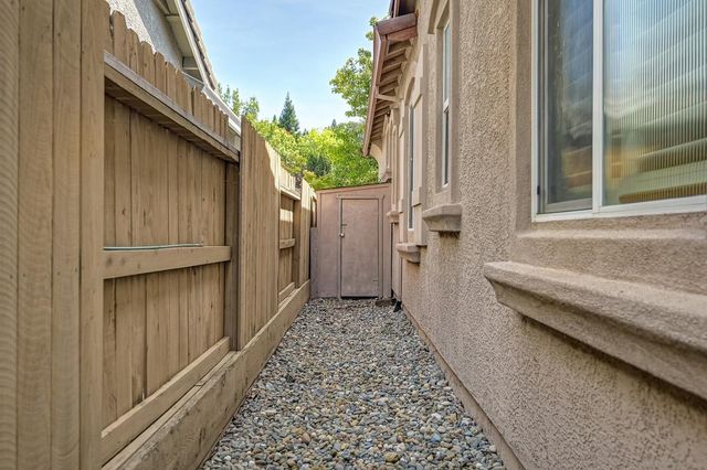 545 Porter Ct, Folsom, CA 95630