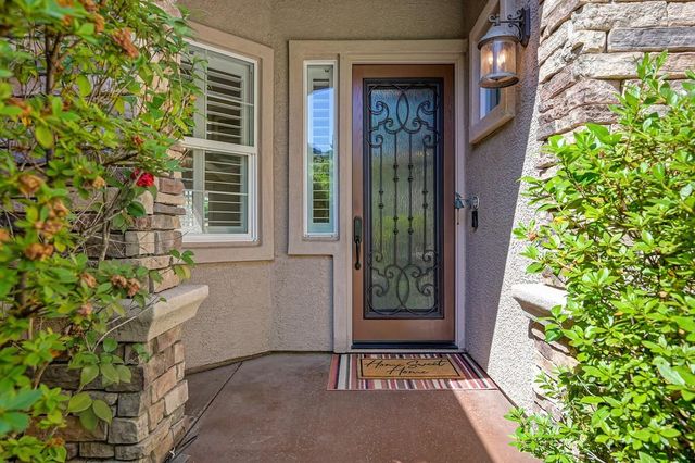 545 Porter Ct, Folsom, CA 95630