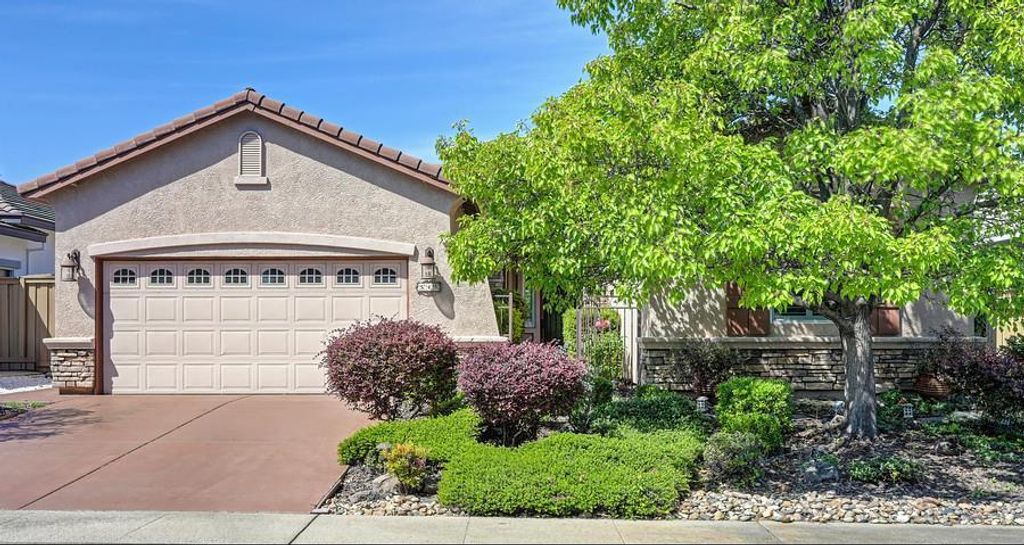 545 Porter Ct, Folsom, CA 95630