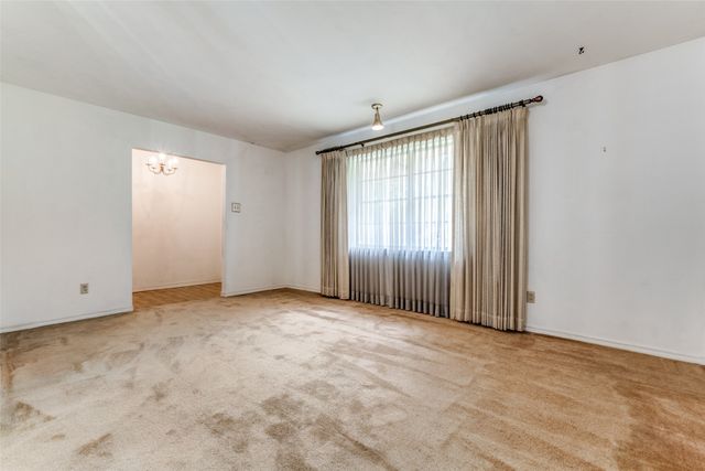 9935 Knoll Krest Drive, Dallas, TX 75238