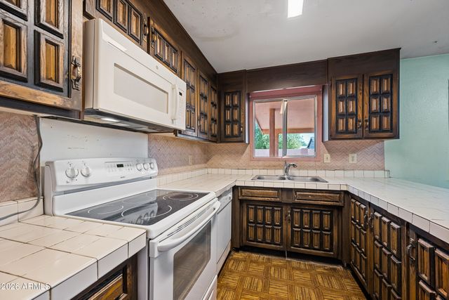 8047 W Meadowbrook Avenue, Phoenix, AZ 85033