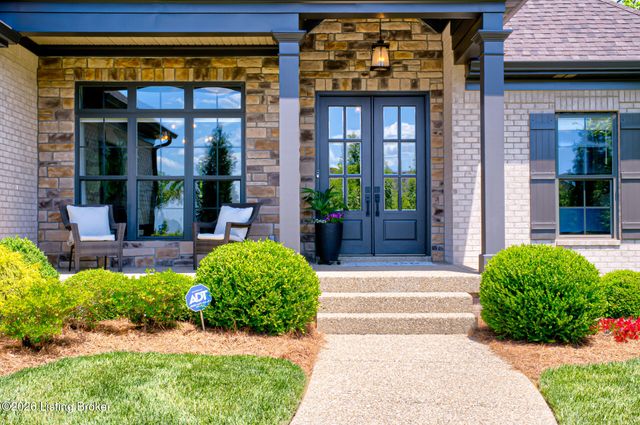 4003 Thomas Farm Dr, Louisville, KY 40299