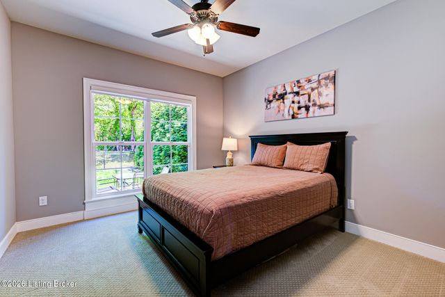 4003 Thomas Farm Dr, Louisville, KY 40299