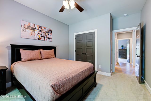 4003 Thomas Farm Dr, Louisville, KY 40299