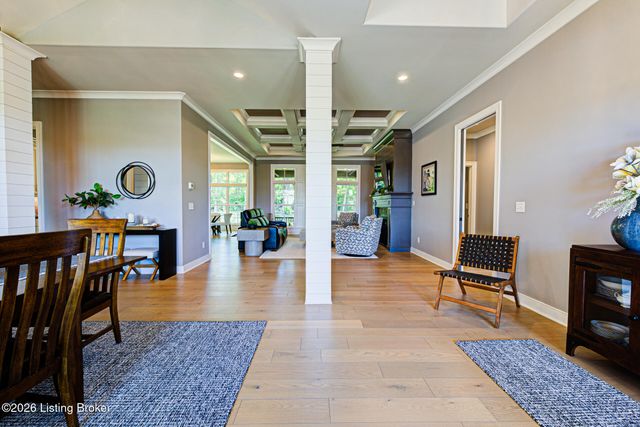 4003 Thomas Farm Dr, Louisville, KY 40299