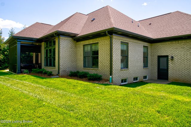 4003 Thomas Farm Dr, Louisville, KY 40299