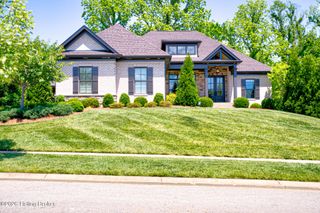 4003 Thomas Farm Dr, Louisville, KY 40299