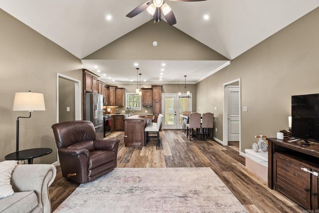 16 Trina Loop, Greenbrier, AR 72058