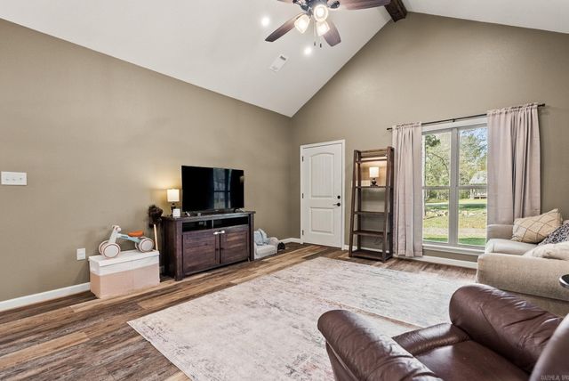 16 Trina Loop, Greenbrier, AR 72058