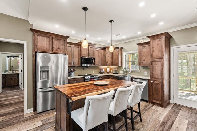 16 Trina Loop, Greenbrier, AR 72058