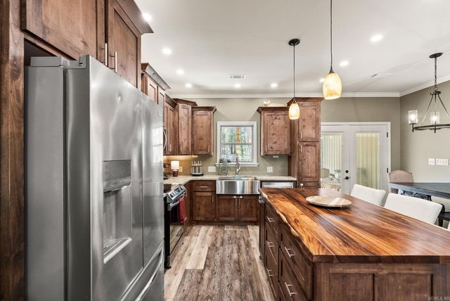 16 Trina Loop, Greenbrier, AR 72058