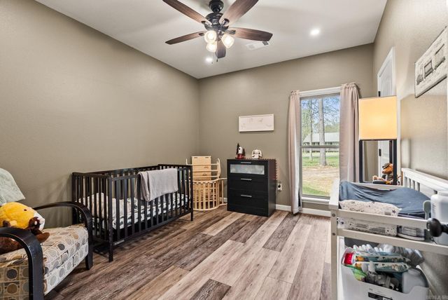 16 Trina Loop, Greenbrier, AR 72058