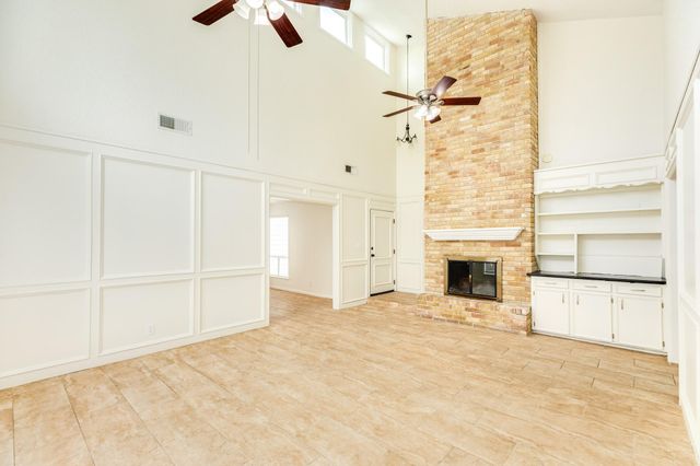 56 Garland Court, Lake Jackson, TX 77566