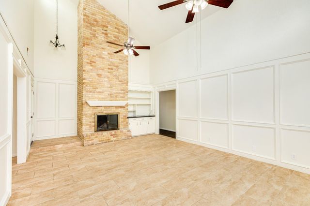56 Garland Court, Lake Jackson, TX 77566