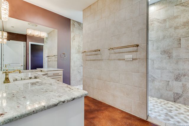 419 Rodalyn Drive, Boerne, TX 78006