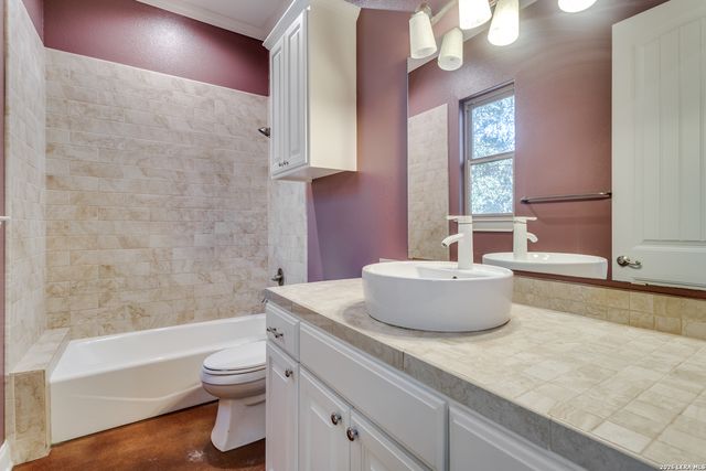 419 Rodalyn Drive, Boerne, TX 78006