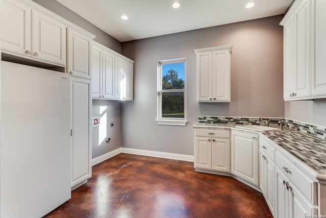 419 Rodalyn Drive, Boerne, TX 78006