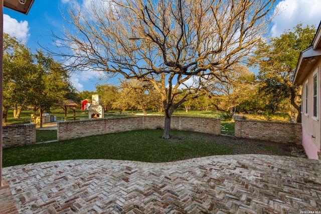 419 Rodalyn Drive, Boerne, TX 78006