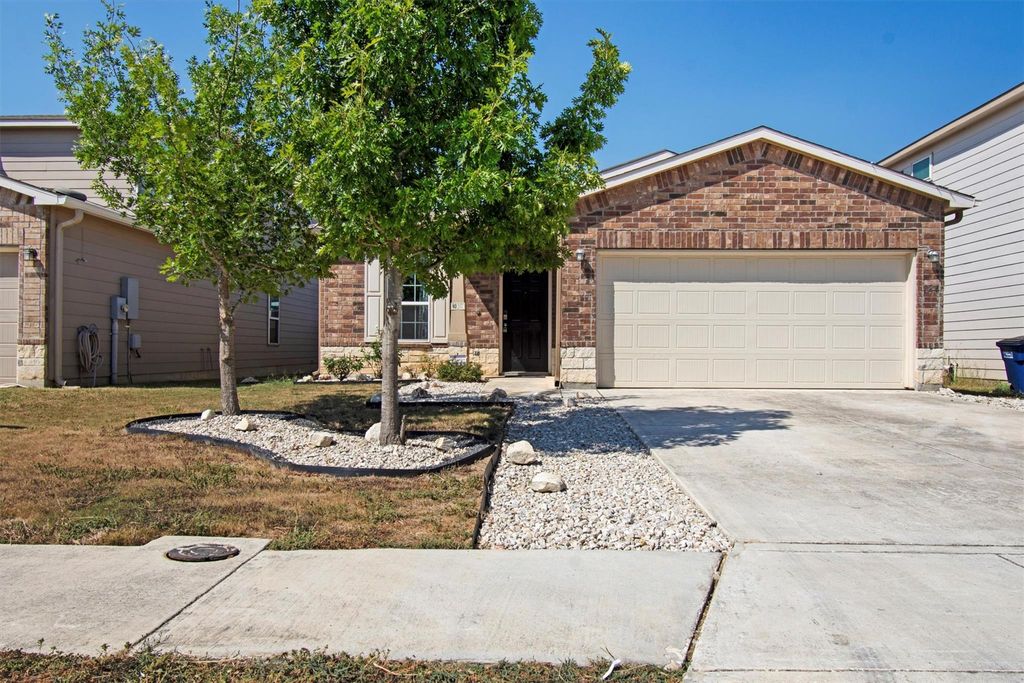 126 Texas Thistle DR, New Braunfels, TX 78130
