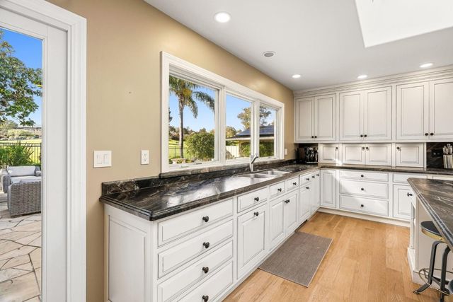 16 Hollins Drive, Santa Cruz, CA 95060