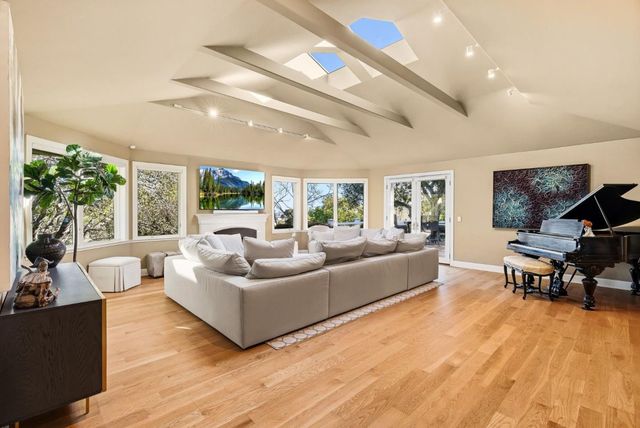 16 Hollins Drive, Santa Cruz, CA 95060