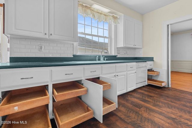 201 E Hargett Street, Richlands, NC 28574