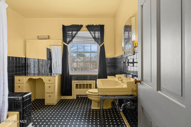 201 E Hargett Street, Richlands, NC 28574