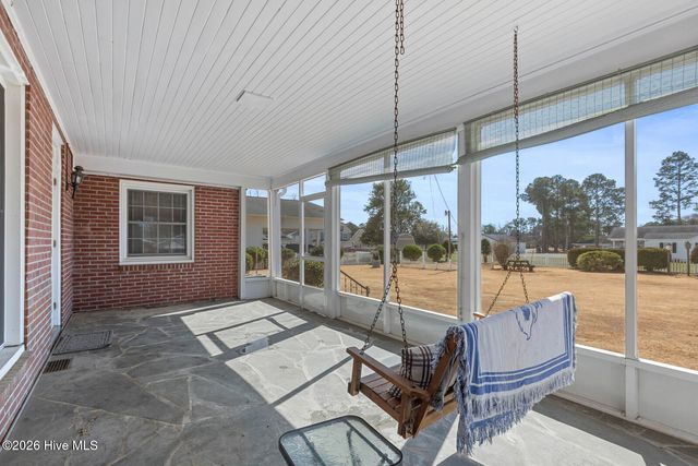 201 E Hargett Street, Richlands, NC 28574