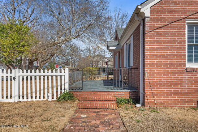 201 E Hargett Street, Richlands, NC 28574