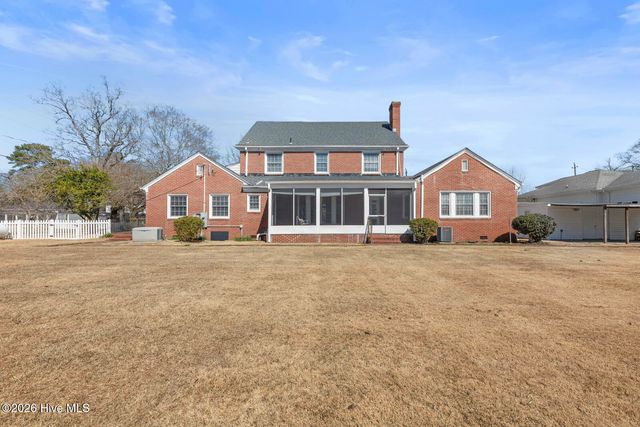 201 E Hargett Street, Richlands, NC 28574