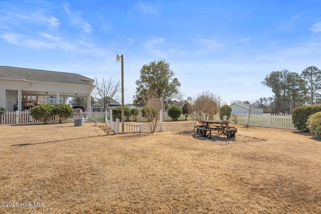 201 E Hargett Street, Richlands, NC 28574