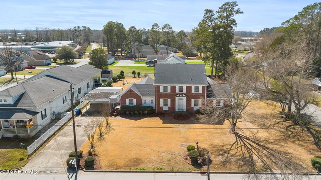 201 E Hargett Street, Richlands, NC 28574