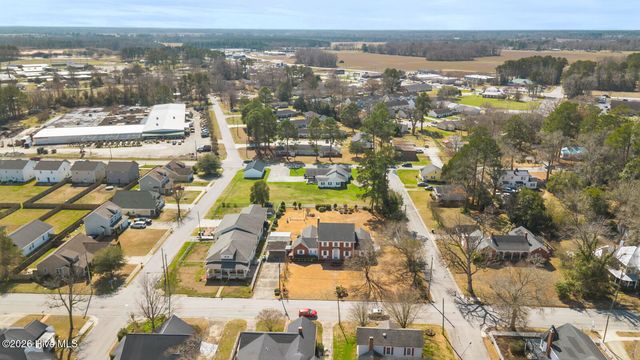 201 E Hargett Street, Richlands, NC 28574