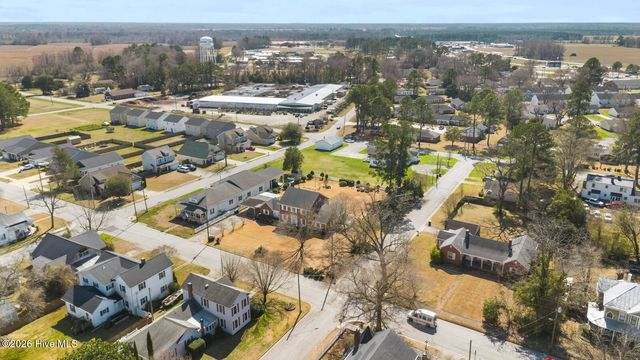 201 E Hargett Street, Richlands, NC 28574