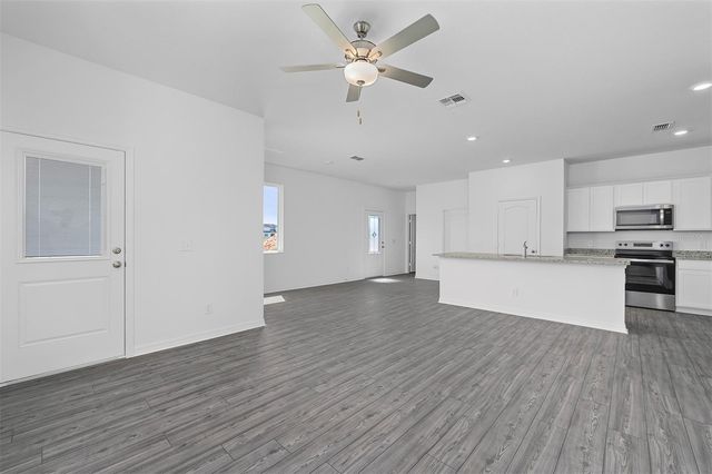 552 BAY LEAF DRIVE, Poinciana, FL 34759
