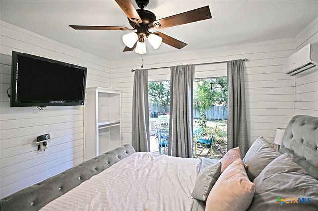 553 Scenic Drive ., Canyon Lake, TX 78133