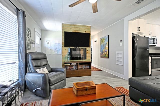 553 Scenic Drive ., Canyon Lake, TX 78133