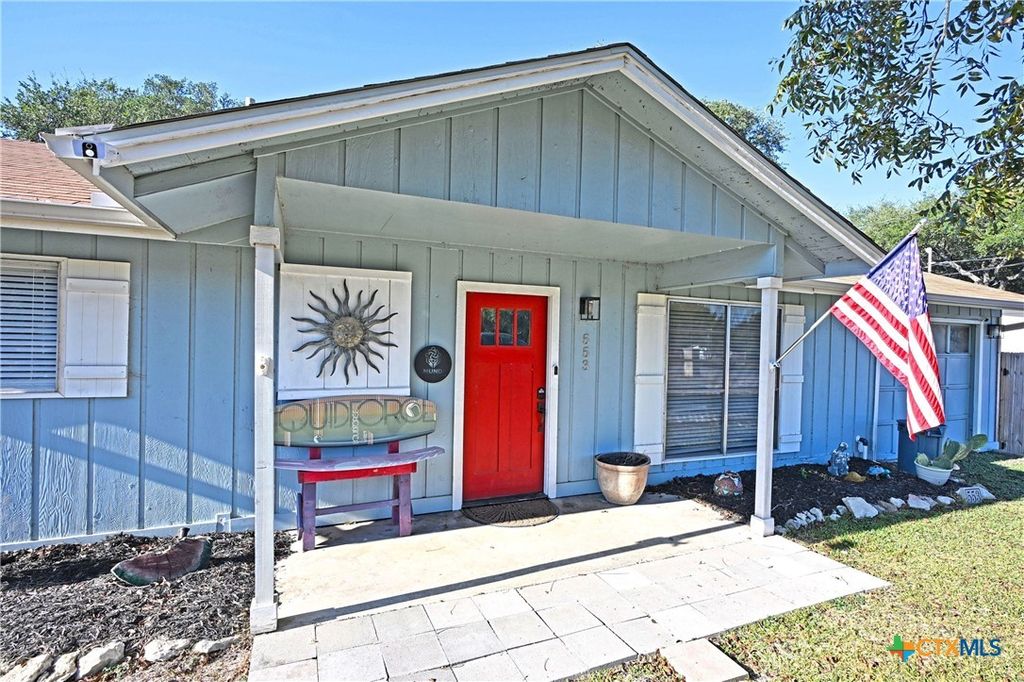 553 Scenic Drive ., Canyon Lake, TX 78133