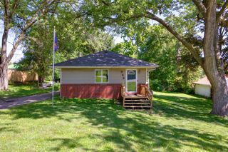 945 NW Aurora Avenue, Des Moines, IA 50313