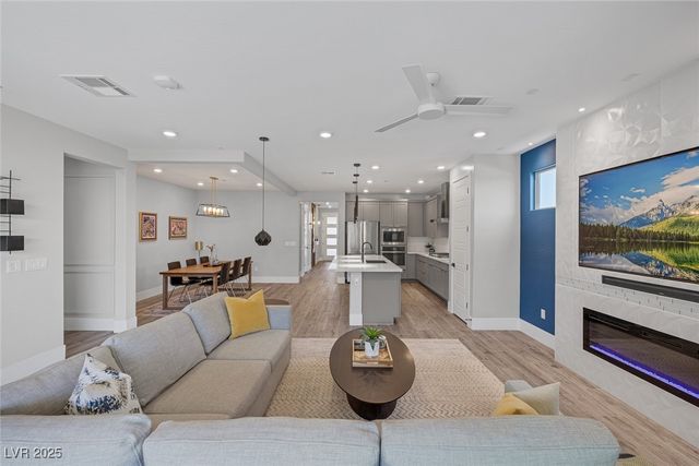 9617 Sard Lane, Las Vegas, NV 89143